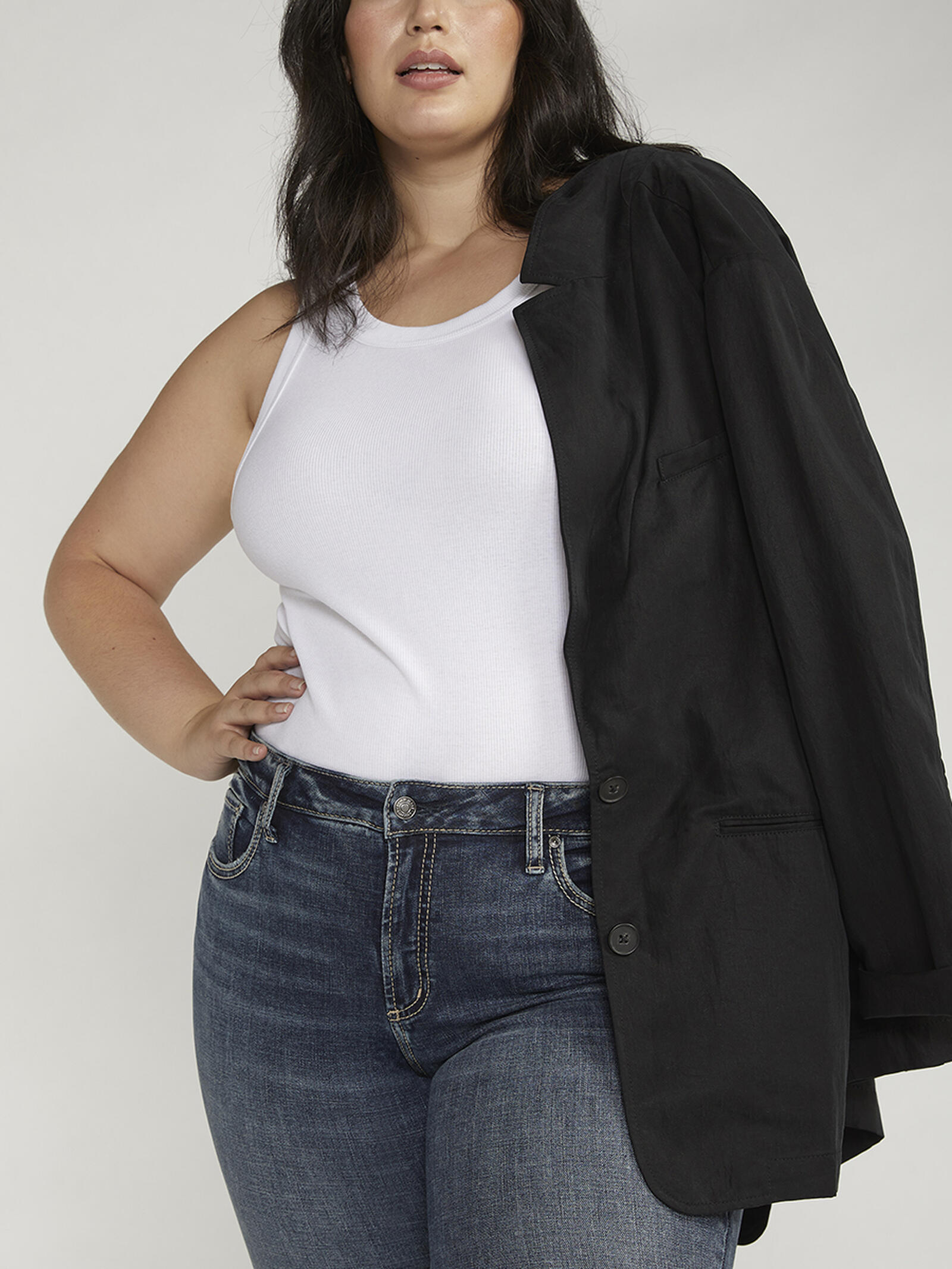 Plus Mid Rise Buy Suki Mid Rise Straight Leg Jeans Plus Size for USD 39.00 | Silver Jeans