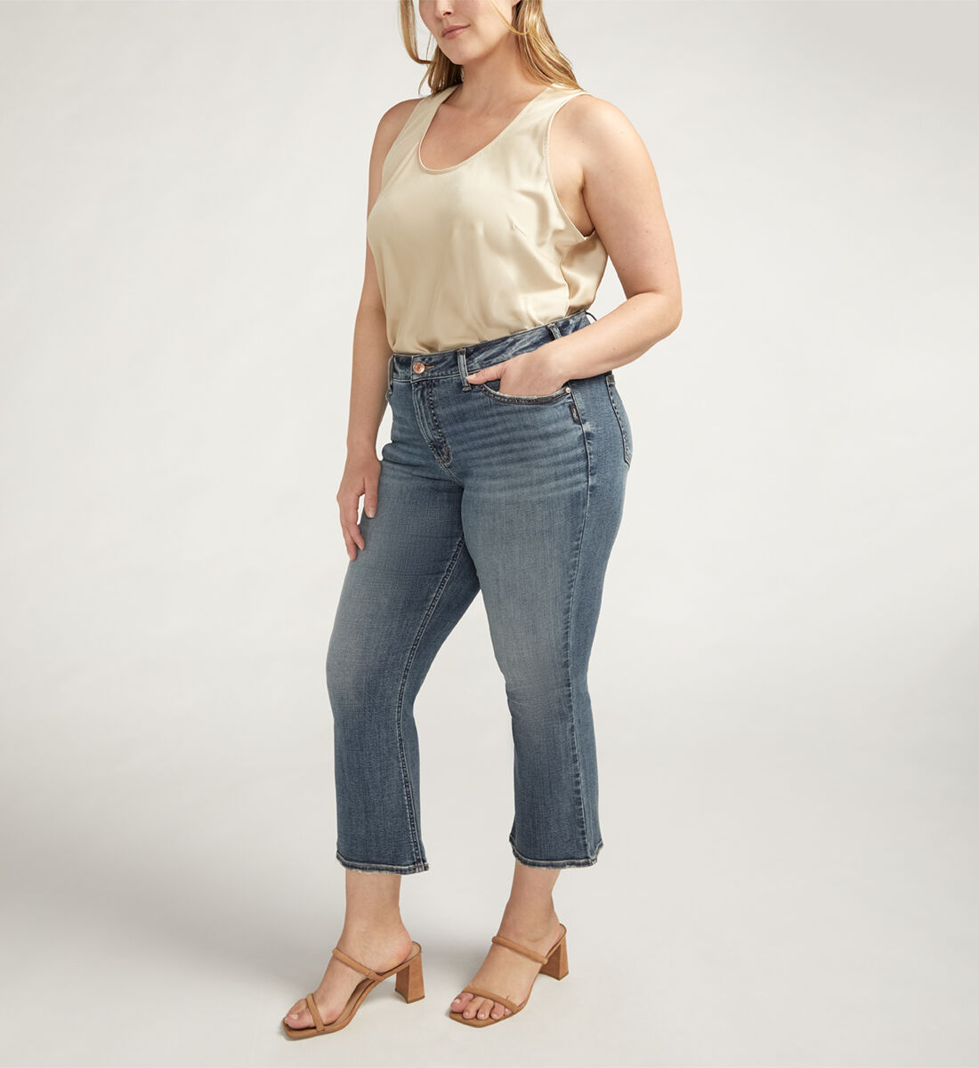 Plus size cropped outlet flare jeans
