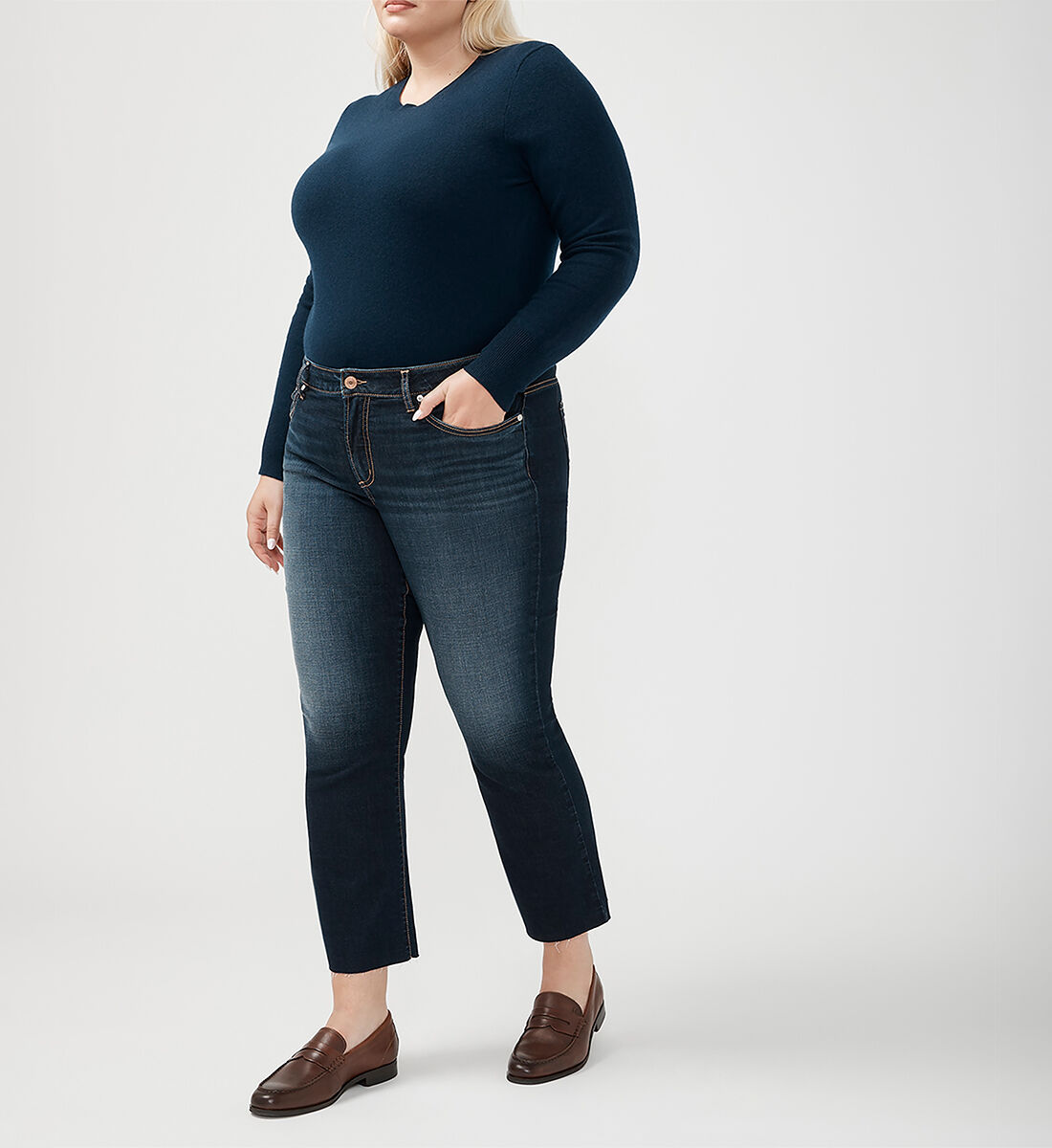 Buy Suki Mid Rise Kick Flare Luxe Stretch Jeans Plus Size for USD 78.00 |  Silver Jeans US New