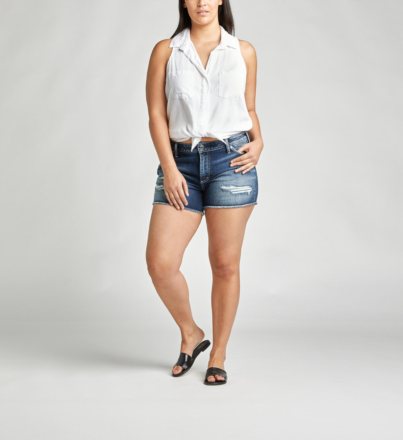 Buy Suki Mid Rise Short Plus Size for USD 74.00 | Silver Jeans US New