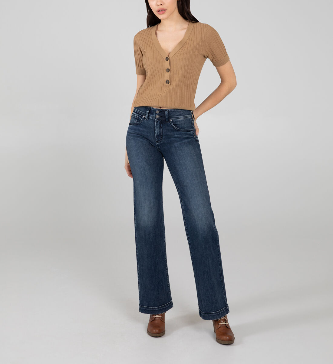 Buy Avery High Rise Trouser Leg Jeans for USD 58.00 | Silver Jeans 