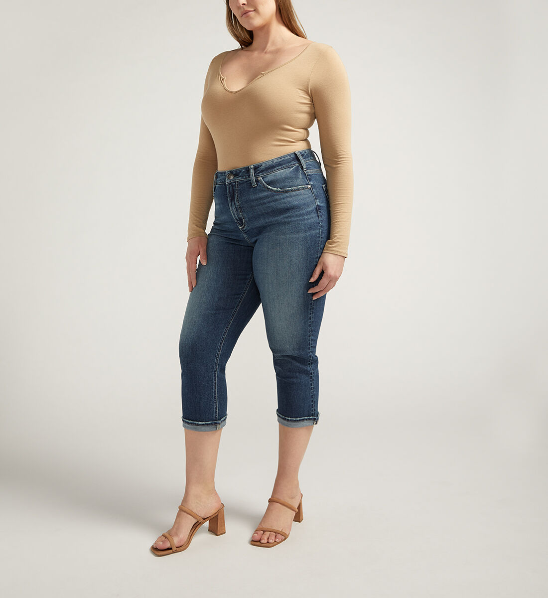 Buy Avery High Rise Capris Plus Size for USD 44.00 Silver Jeans US New