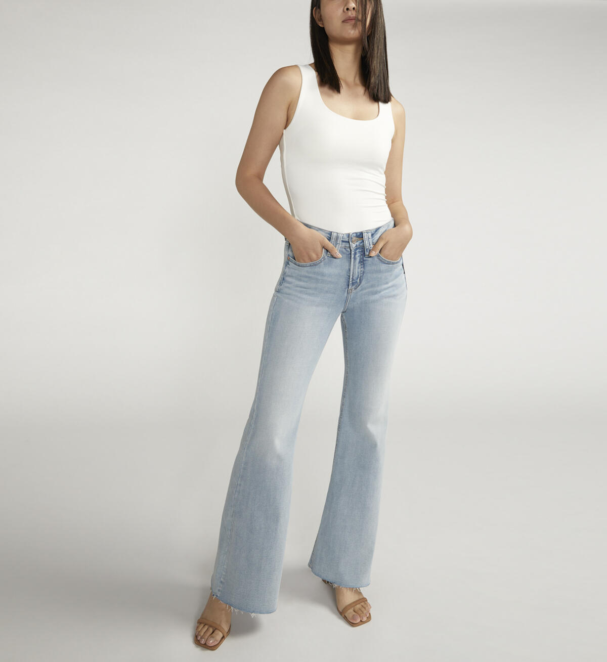 Suki Mid Rise Flare Jeans, , hi-res image number 4