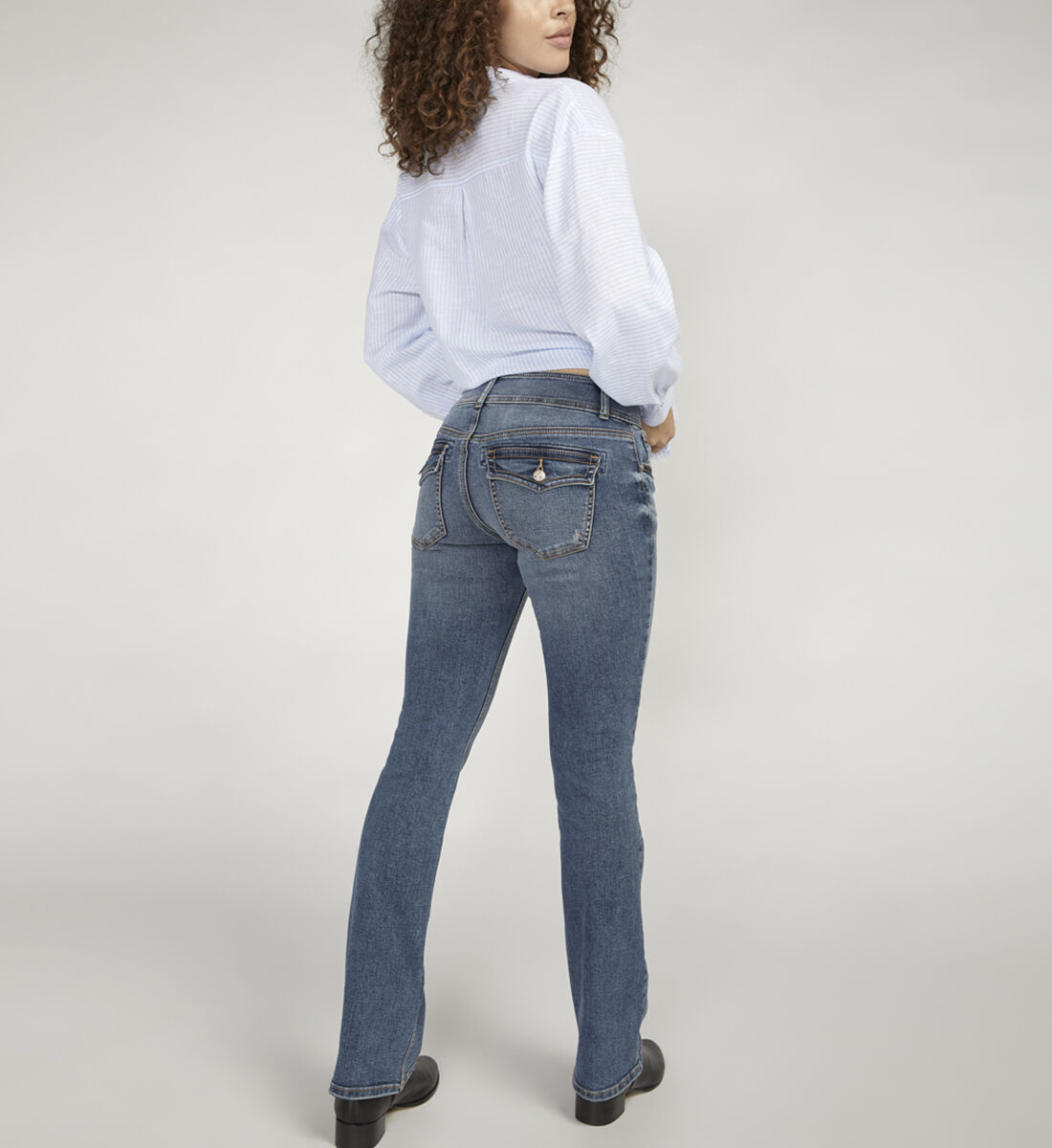 Buy Suki Mid Rise Slim Bootcut Jeans for USD 84.00 Silver Jeans US New