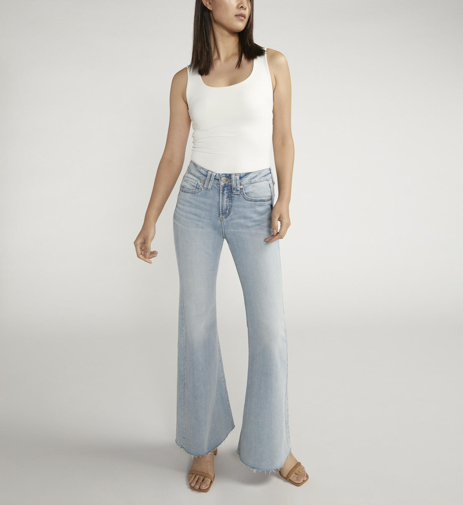 Buy Suki Mid Rise Flare Jeans for USD 94.00 Silver Jeans US New