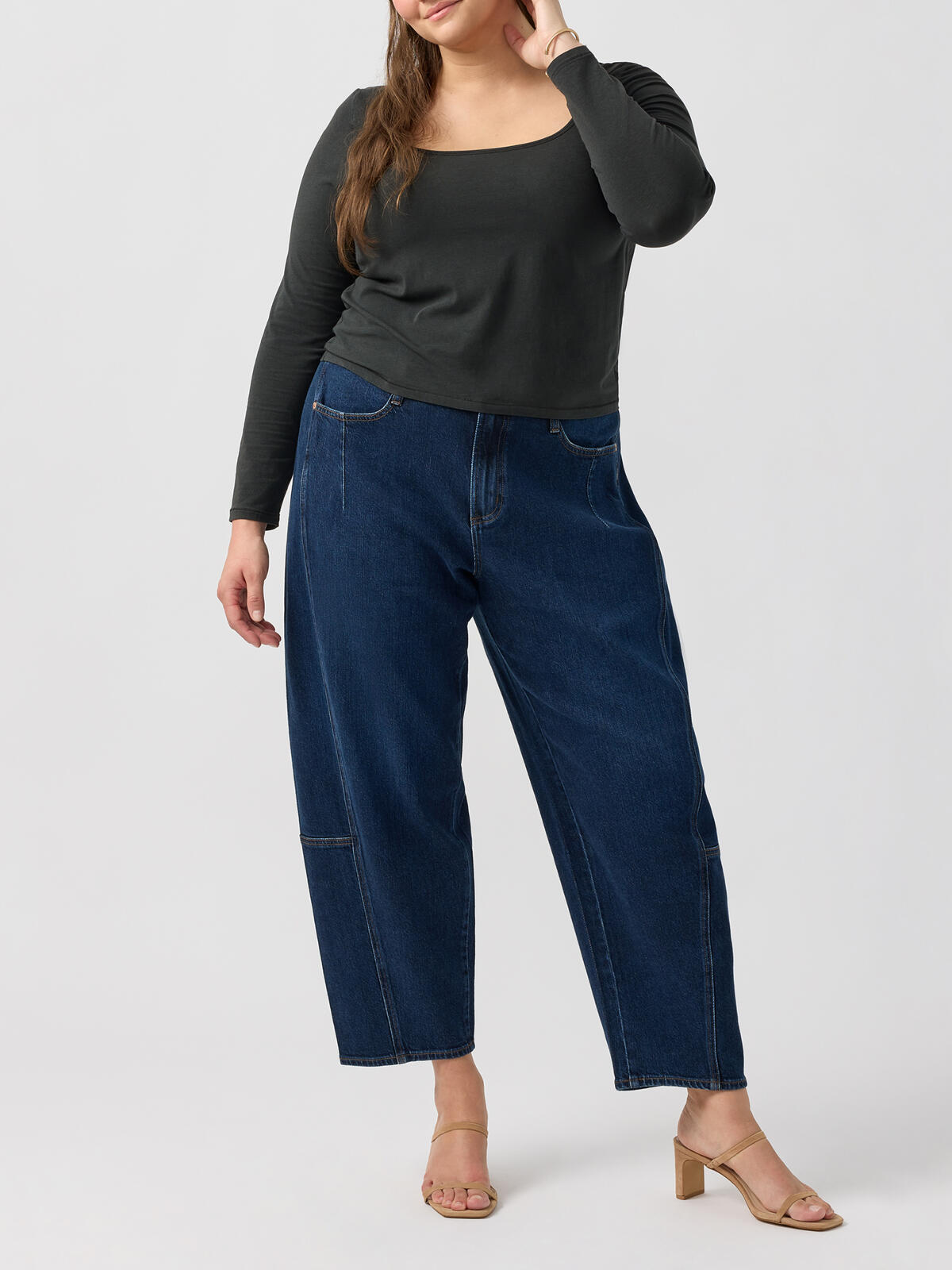 Slim Barrel Leg Jeans image number 0
