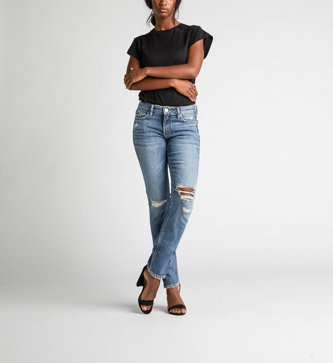 Buy Elyse Mid Rise Curvy Relaxed Straight Leg Jeans for USD 89.00 Silver Jeans US New
