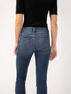 Suki Mid Rise Luxe Stretch Capri image number 4