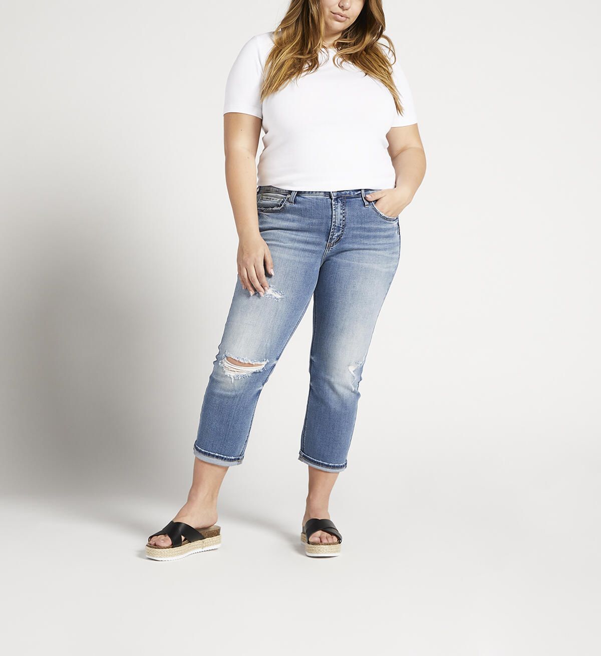 Buy Suki Mid Rise Capri Plus Size for USD 29.00 Silver Jeans US New