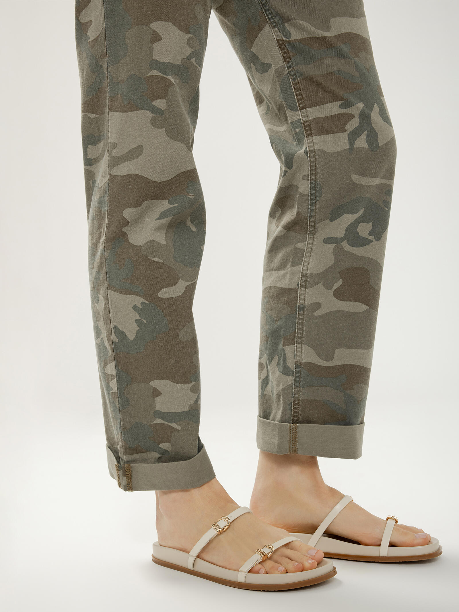 Buy Chelsea Mid Rise Straight Leg Camo Jeans for USD 88.00 
