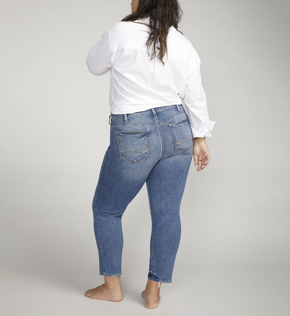 Buy Elyse Mid Rise Straight Leg Crop Jeans Plus Size for USD 44.00 Silver Jeans US New