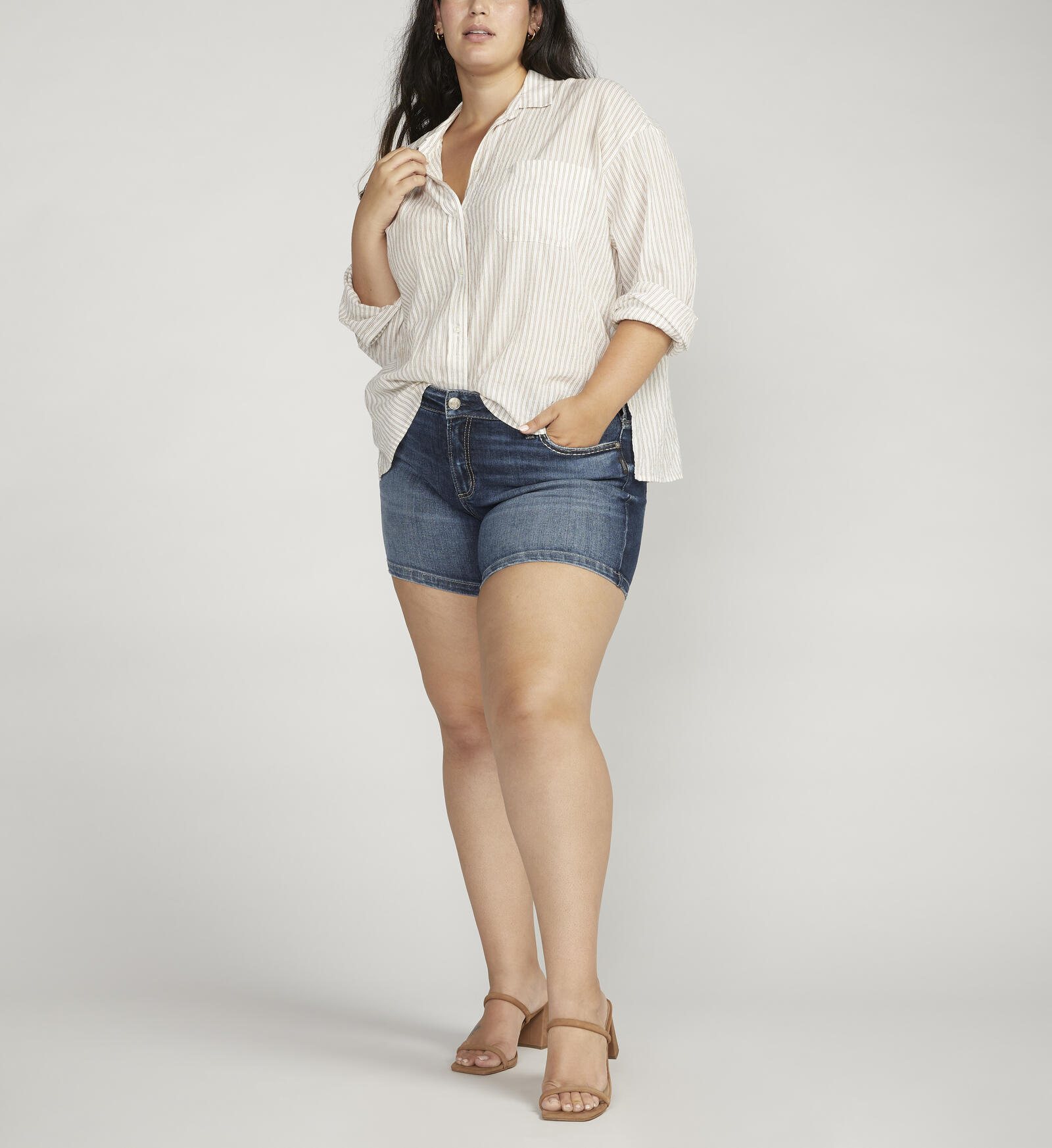 Buy Elyse Mid Rise Short Plus Size for USD 43.00 | Silver Jeans US New
