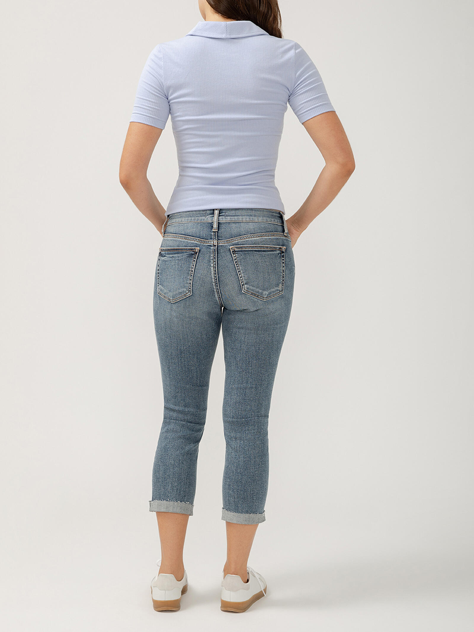 Silver Jeans Co. Women's Elyse Mid Rise Capri Jeans - Comfort Fit Straight Leg, Dark Wash