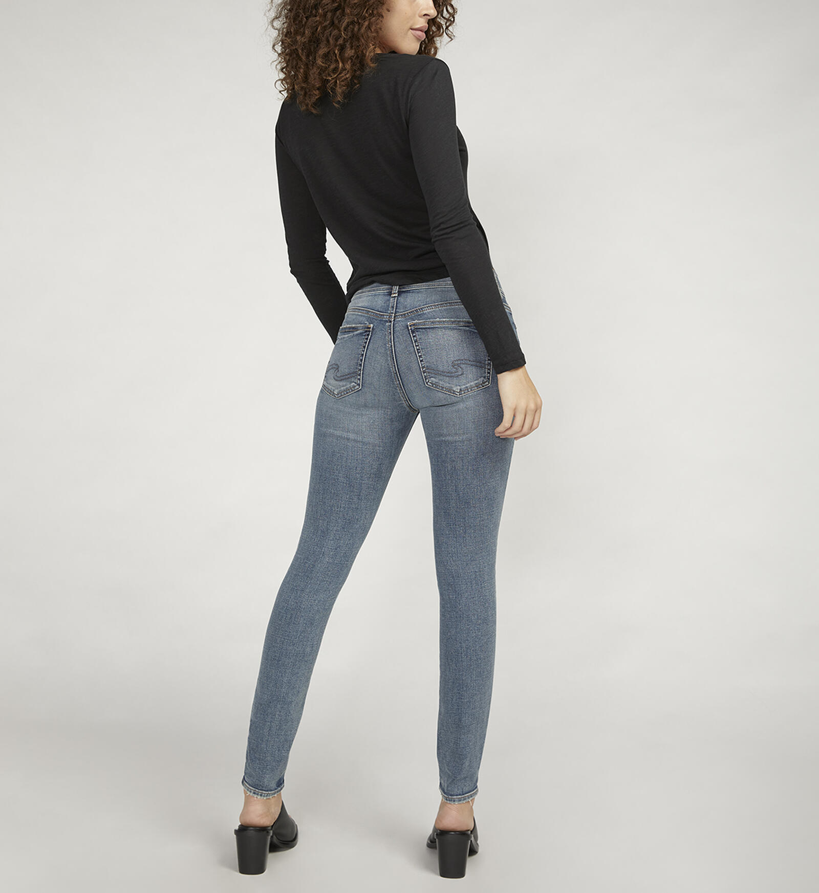 Buy Suki Mid Rise Skinny Jeans for USD 94.00 | Silver Jeans US New