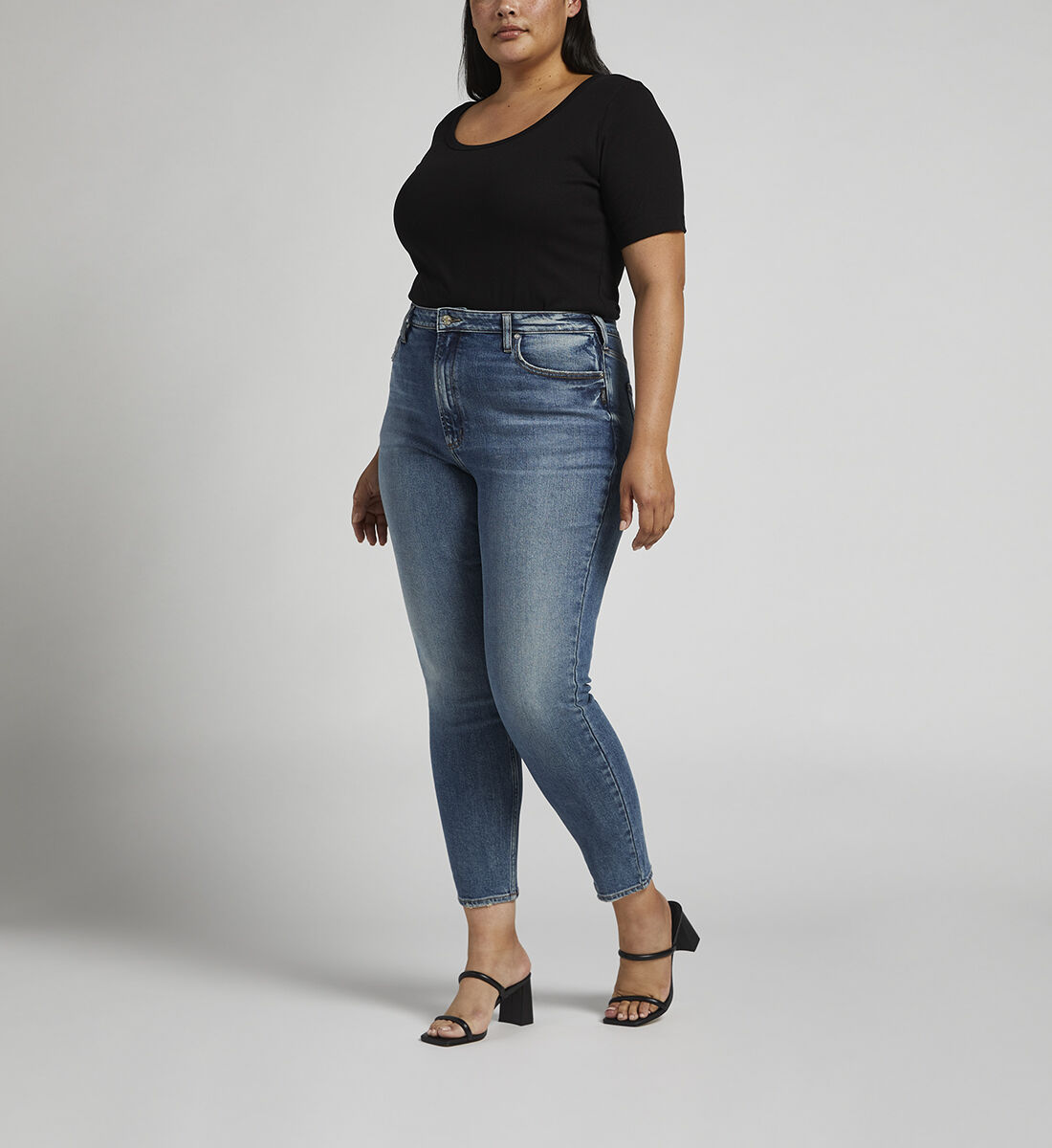 Tapered leg mom jeans discount