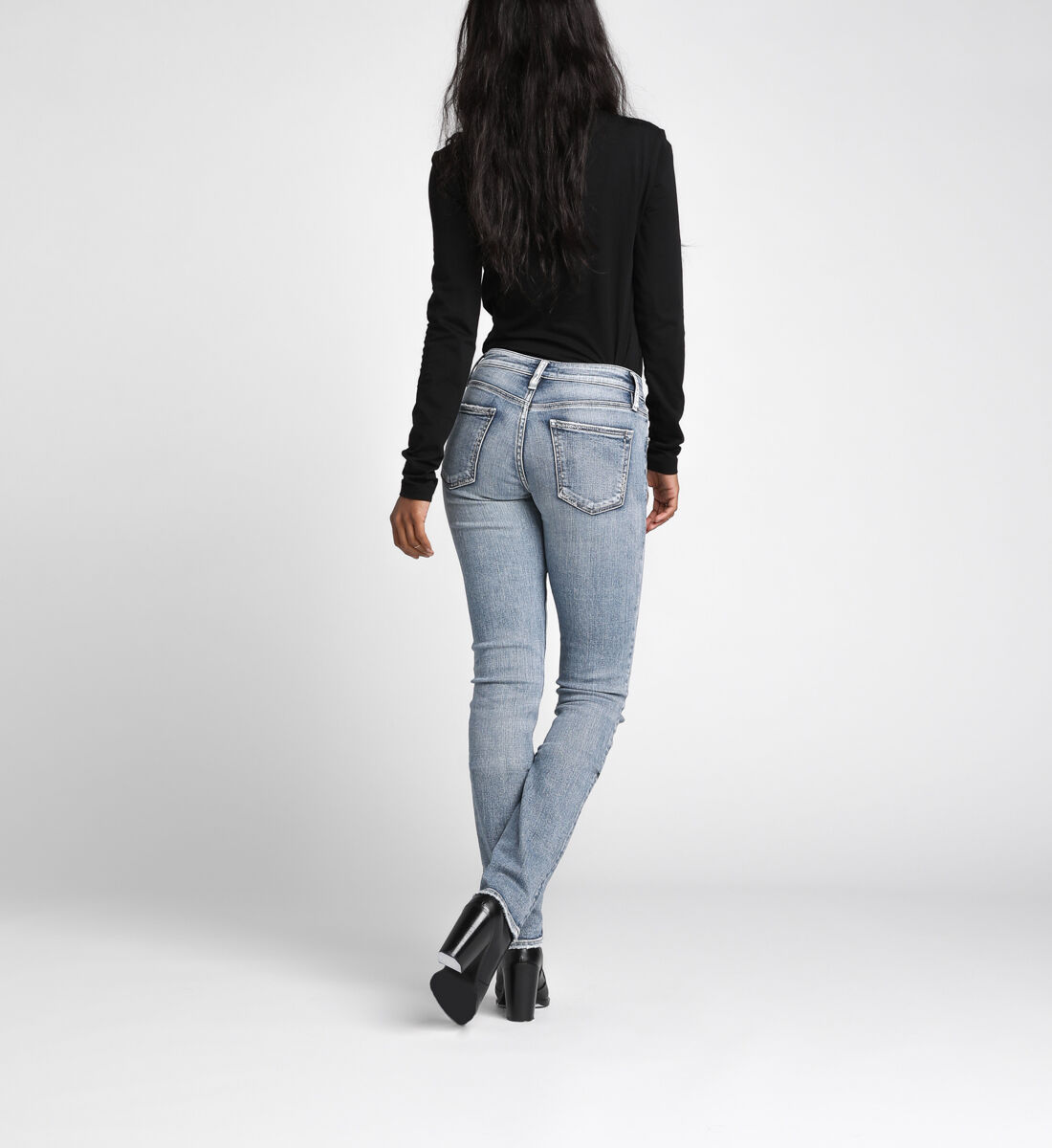 Buy Suki Mid Rise Straight Leg Jeans for USD 84.00 Silver Jeans US New