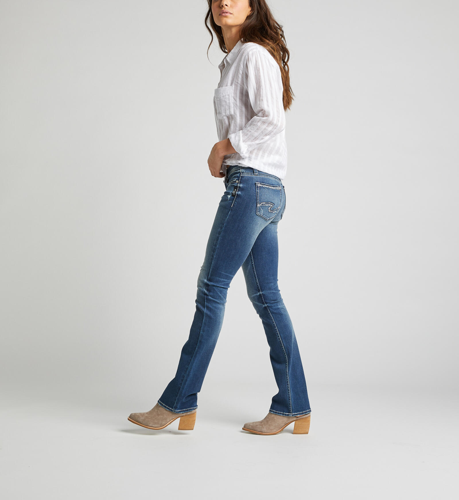 Silver Jeans Junior's Tuesday Low Rise Slim Bootcut Jean, Indigo, 25x33 :  : Clothing, Shoes & Accessories