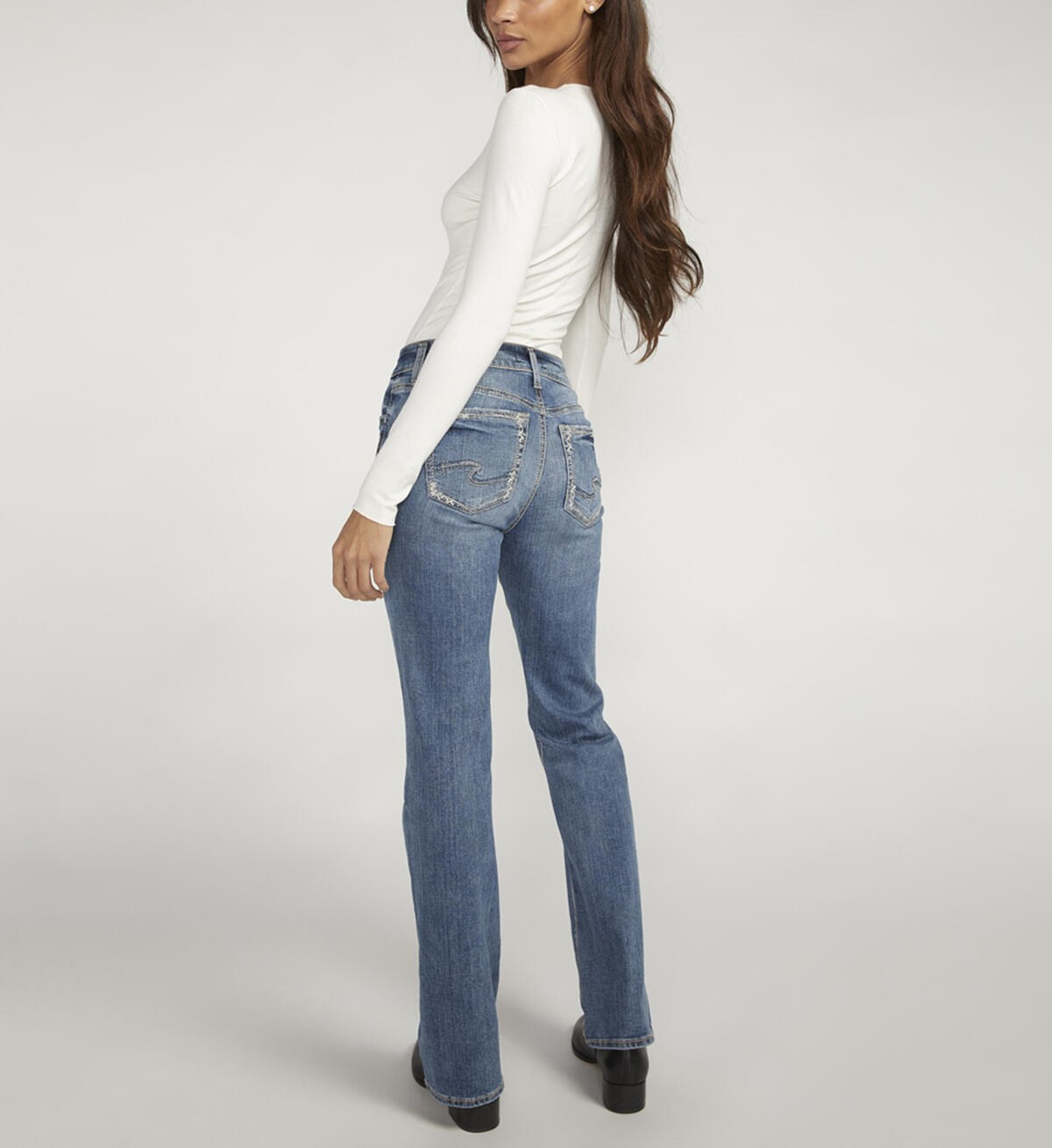 Buy Suki Mid Rise Bootcut Jeans for USD 84.00 | Silver Jeans US New