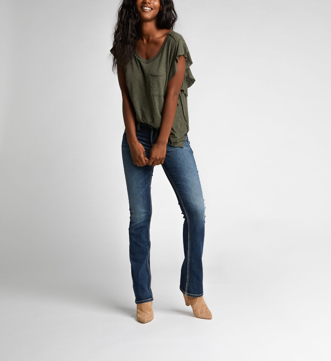 Silver Jeans Junior's Plus-Size Suki Mid Rise Bootcut Jean – Super Stretch 33" Inseam