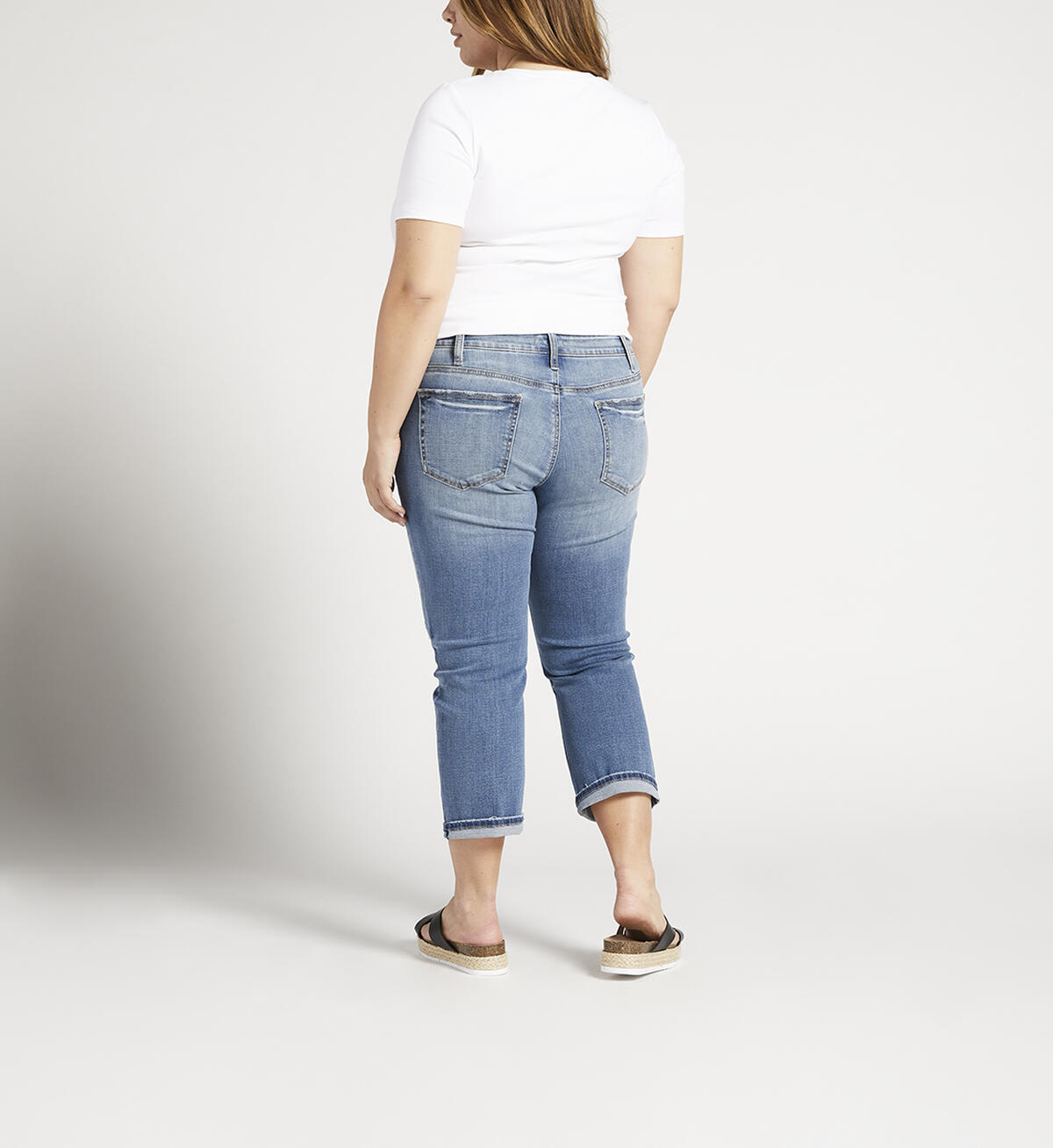 Buy Suki Mid Rise Capri Plus Size for USD 29.00 Silver Jeans US New