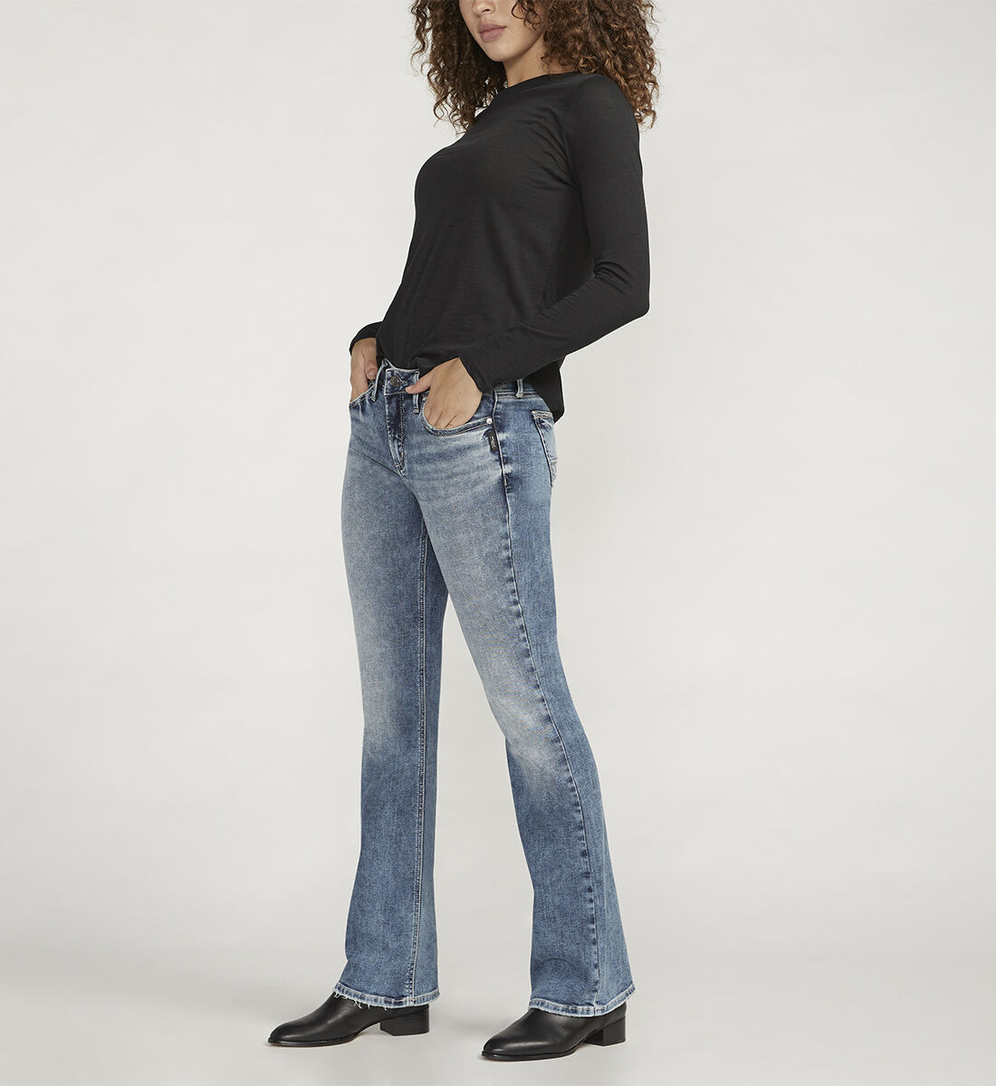 Buy Suki Mid Rise Bootcut Jeans for USD 88.00 | Silver Jeans