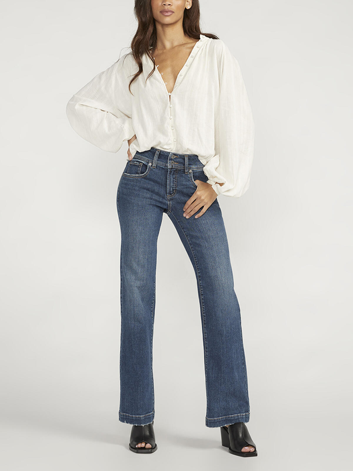 Suki Mid Rise Trouser Leg Jeans image number 0