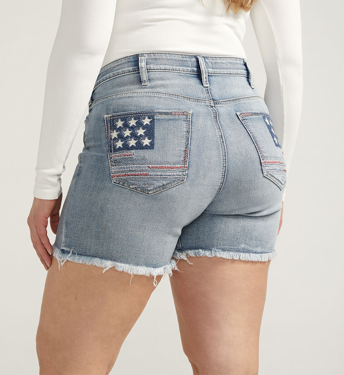 Buy Suki Mid Rise Americana Short Plus Size for USD 29.00 | Silver Jeans US  New