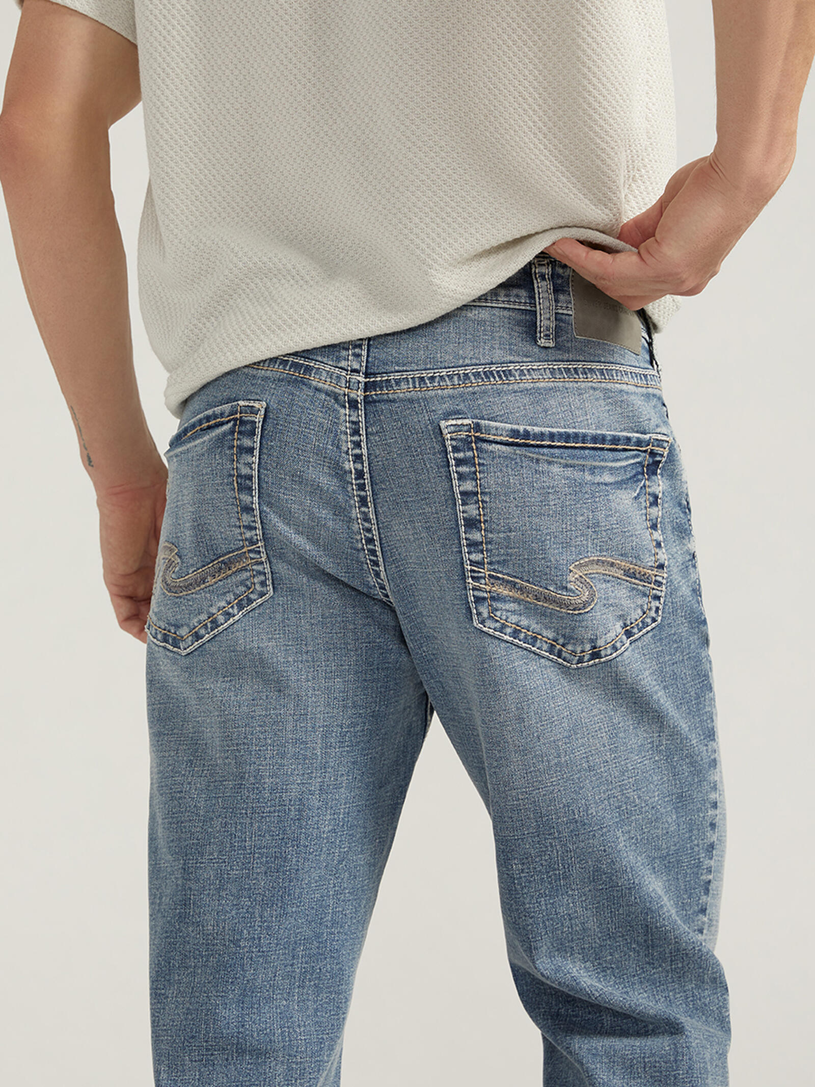 Buy Zac Relaxed Fit Straight Leg Jeans for USD 104.00 | Silver Jeans