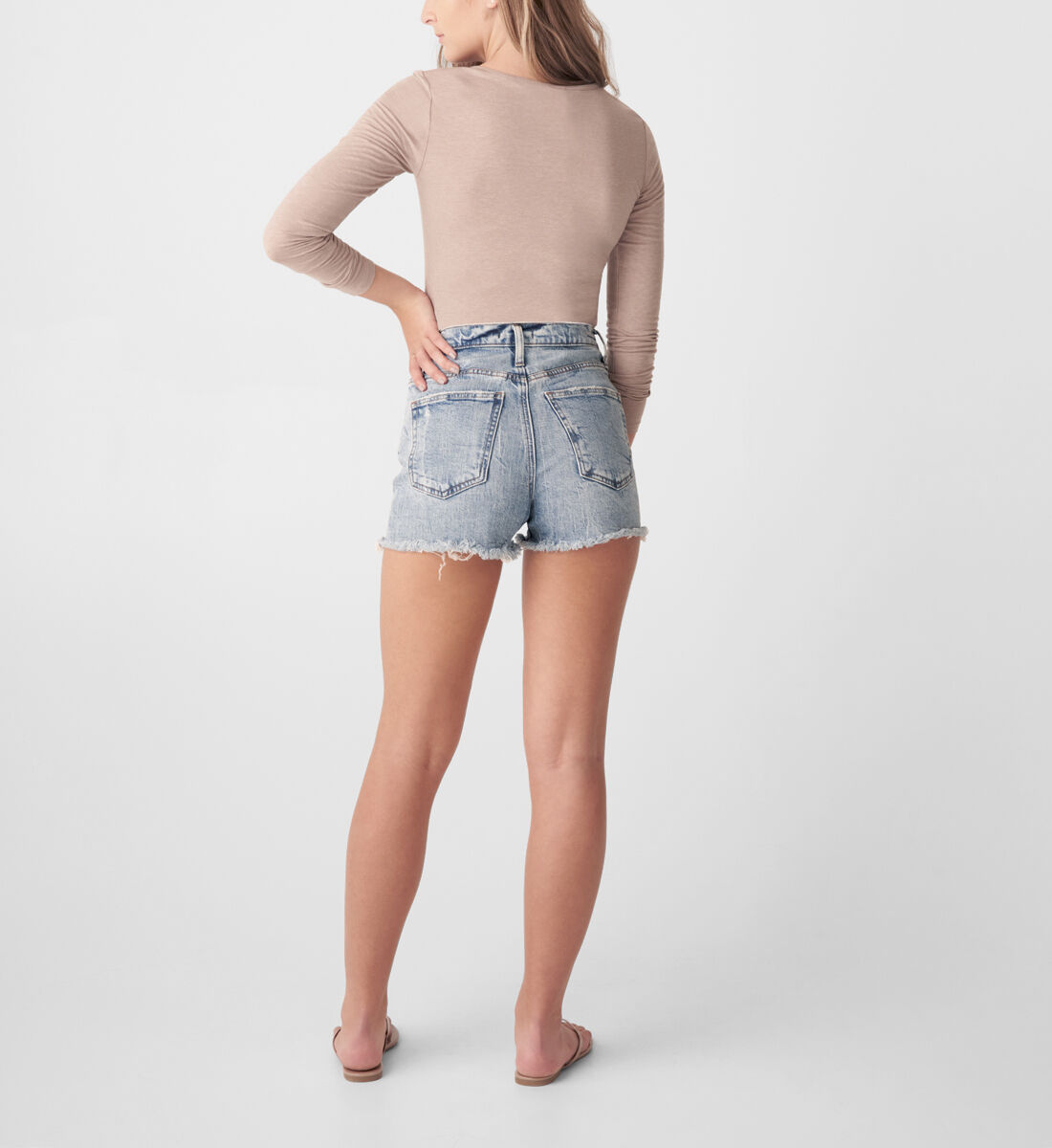 美品★TIMELESS WOMEN HIGH-RISE SHORT PANTS Buy Highly Desirable High Rise Short for USD 59.00 | Silver