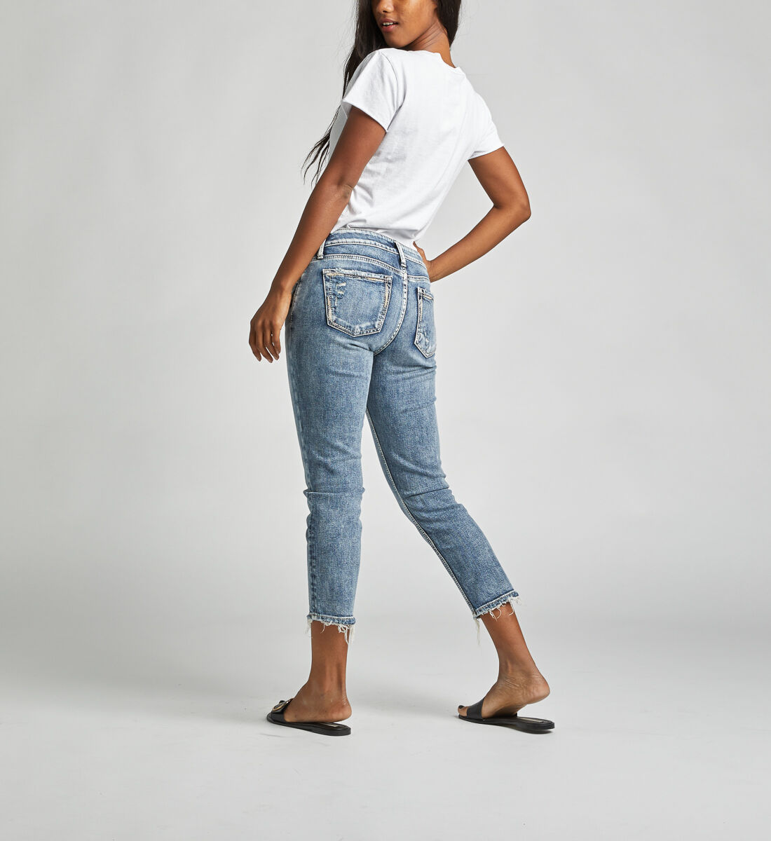 Buy Elyse Mid Rise Curvy Relaxed Slim Crop Jeans for USD 84.00 Silver Jeans US New