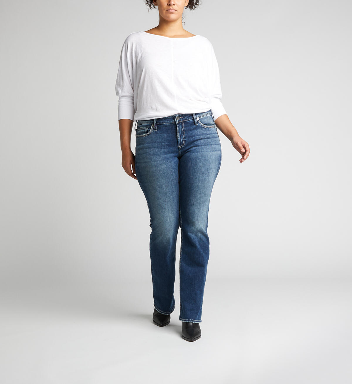 Suki Mid-Rise Curvy Slim Bootcut Jeans, , hi-res image number 3