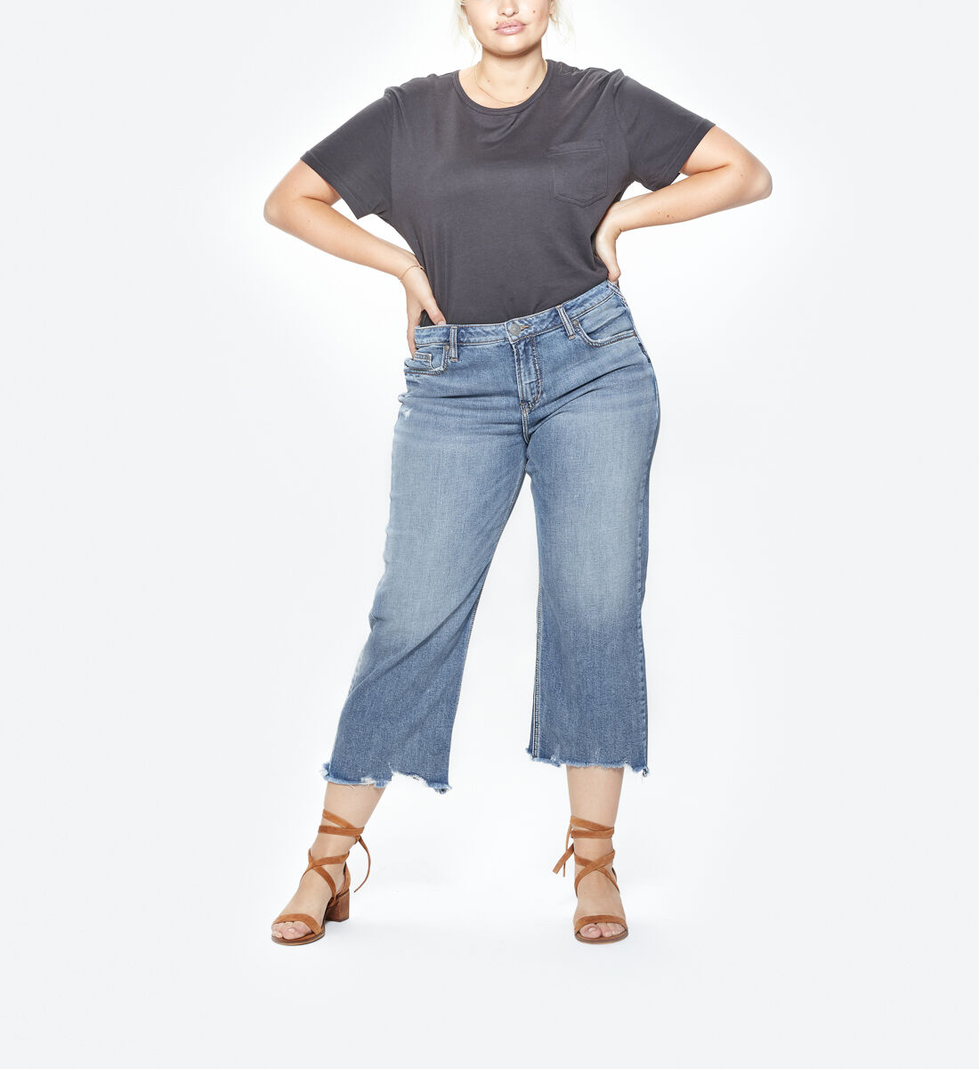 Plus size on sale cropped jeans