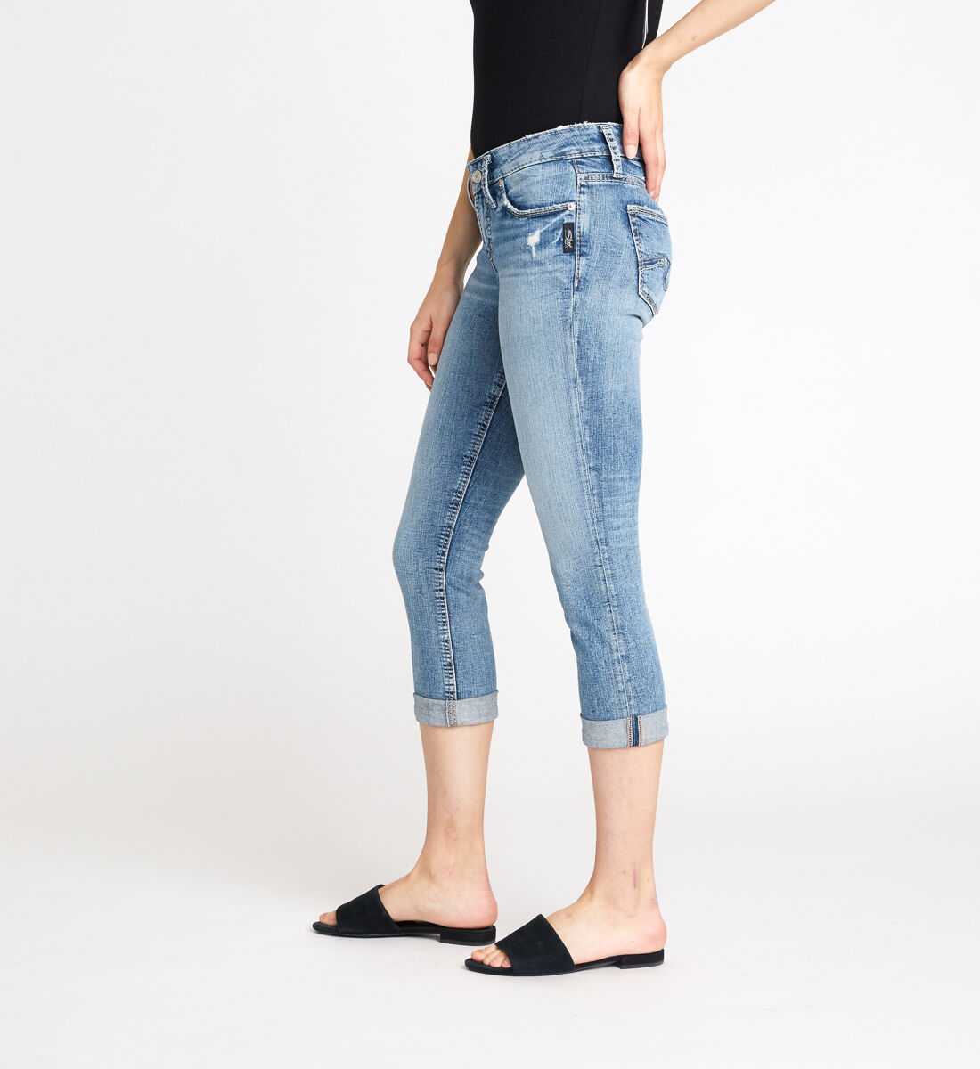 Buy Suki Mid Rise Capri for USD 74.00 Silver Jeans US New