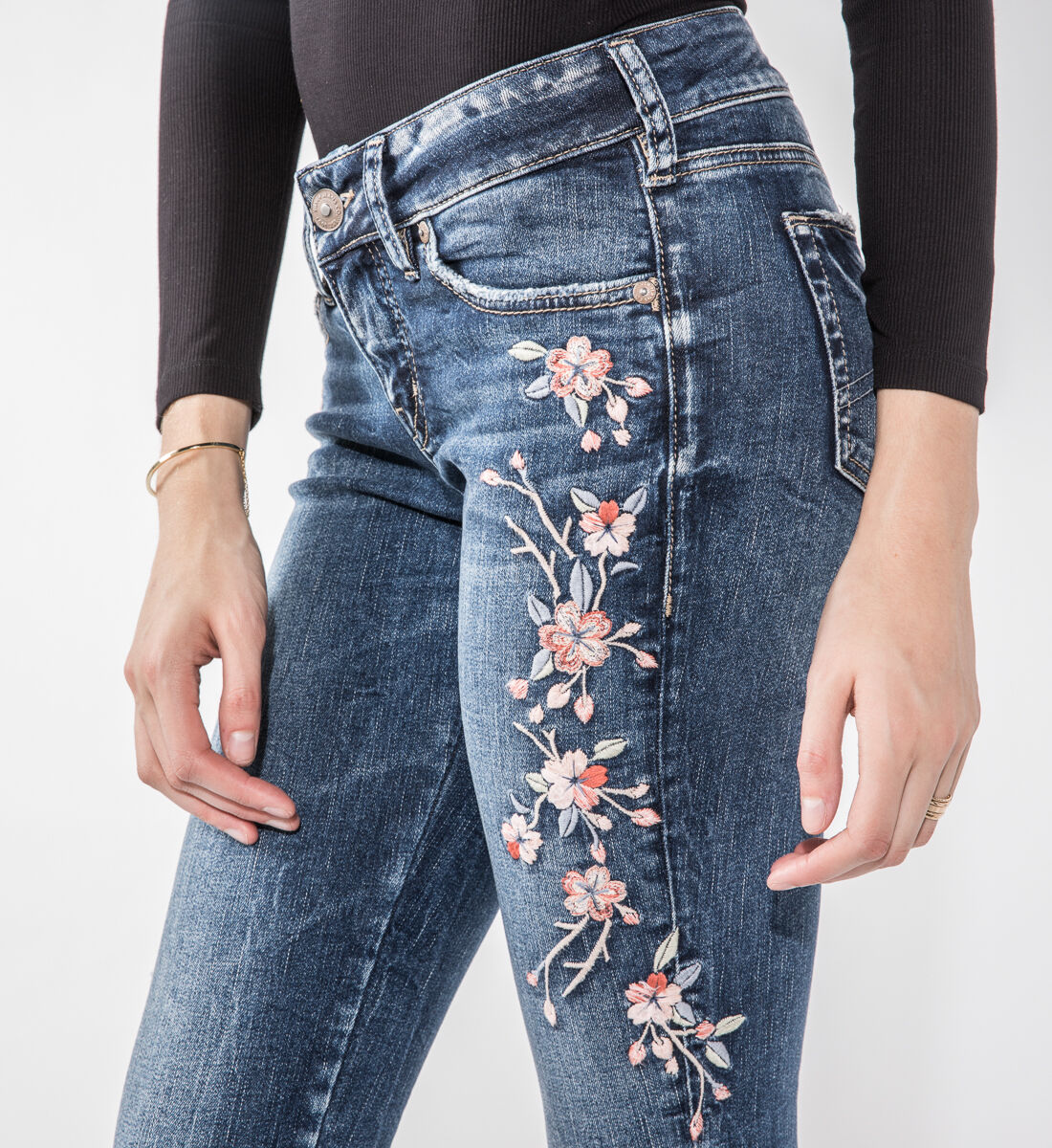 Embroidered skinny jeans online