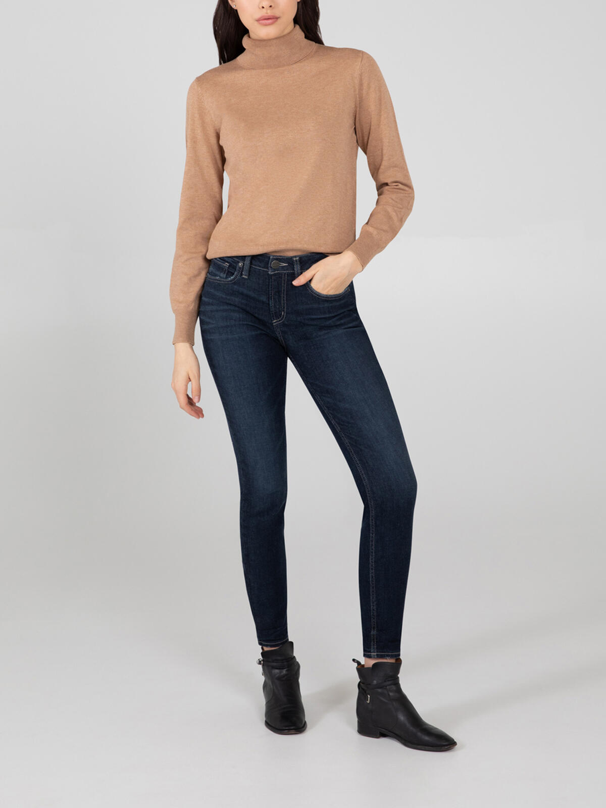 The Curvy High Skinny image number 0