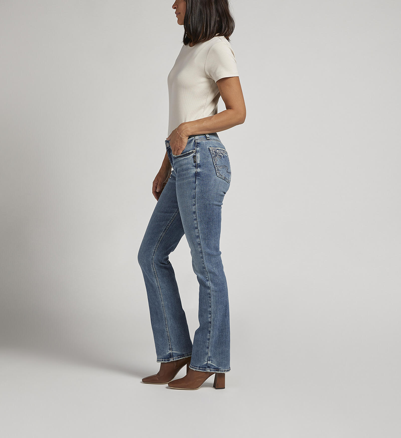 Buy Suki Mid Rise Slim Bootcut Jeans for USD 58.00 | Silver Jeans US New