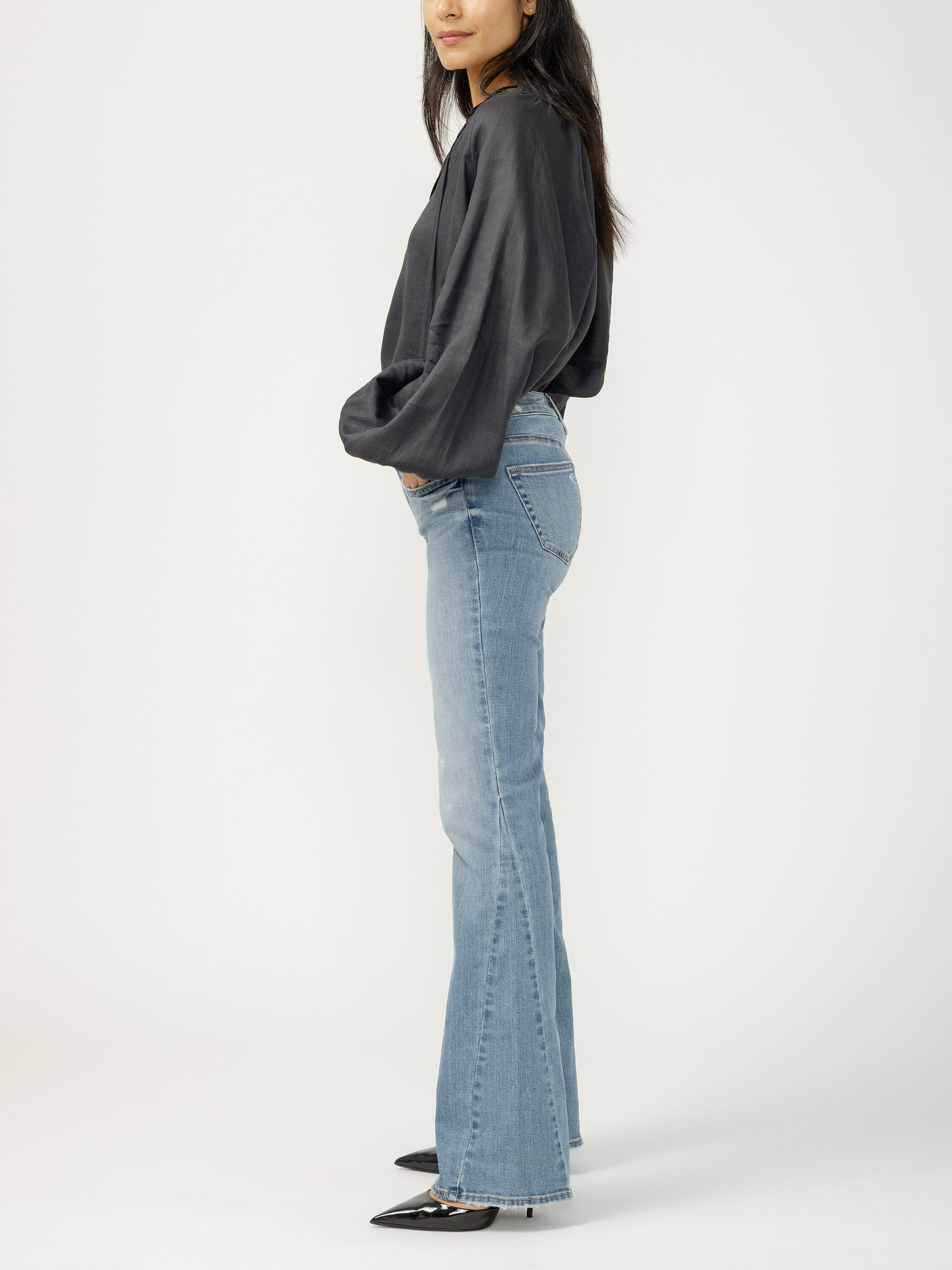 Buy Suki Mid Rise Bootcut Luxe Stretch Jeans for USD 98.00
