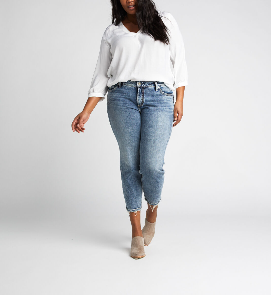 Buy Elyse Mid Rise Curvy Relaxed Slim Crop Jeans for USD 94.00 Silver Jeans US New