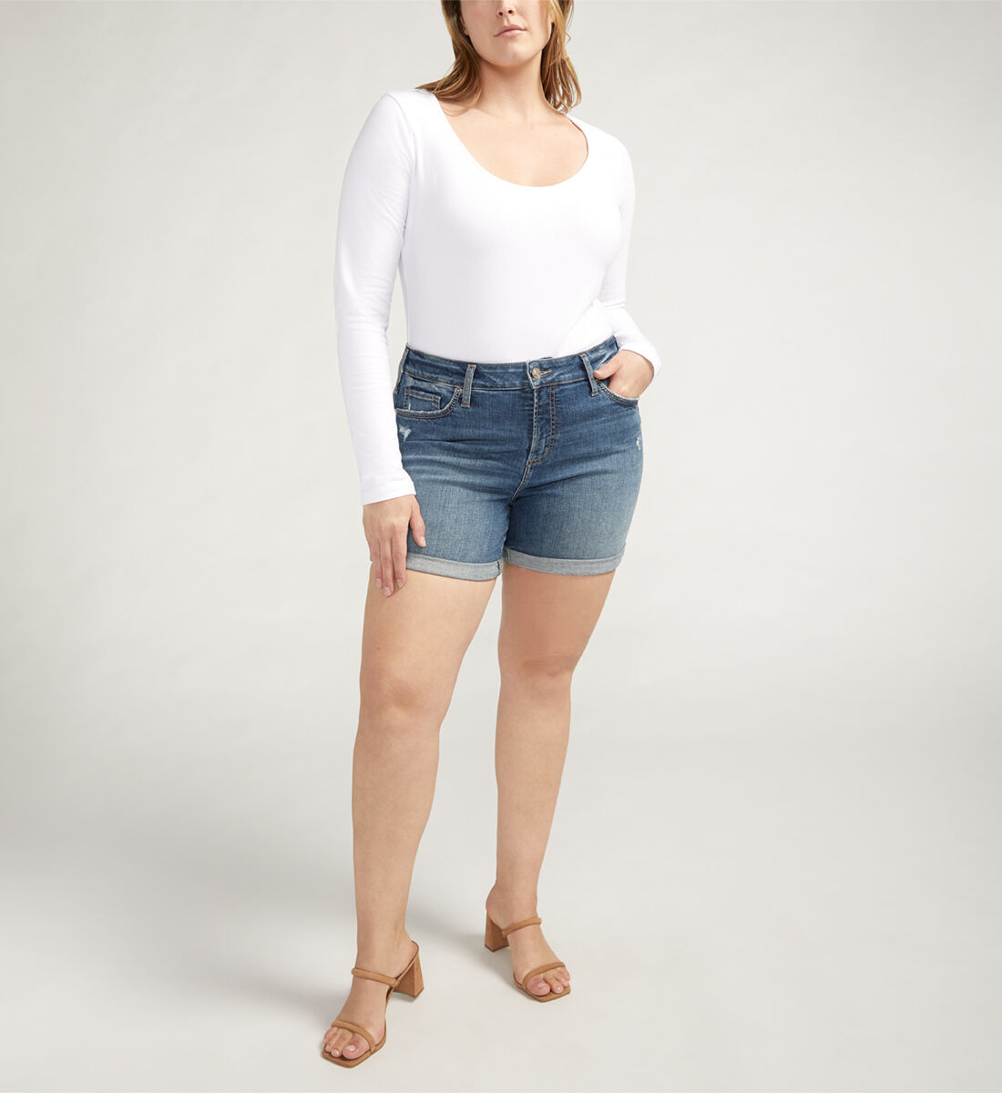 Buy Suki Cuffed Mid Rise Shorts Plus Size for USD 31.00 Silver Jeans US New