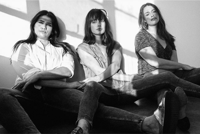 Silver Jeans Co. - Headliners Image