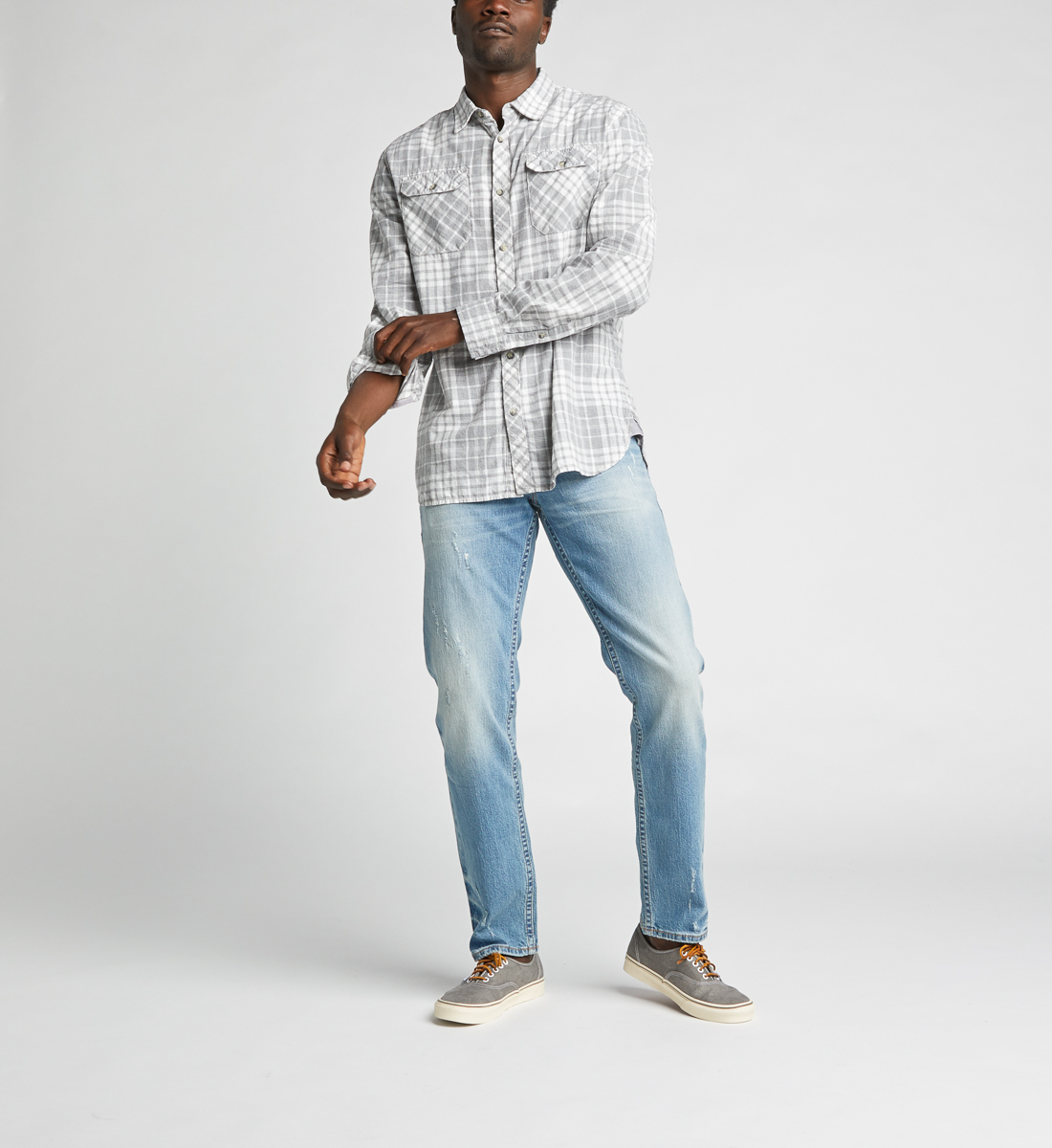 relaxed fit tapered leg jeans